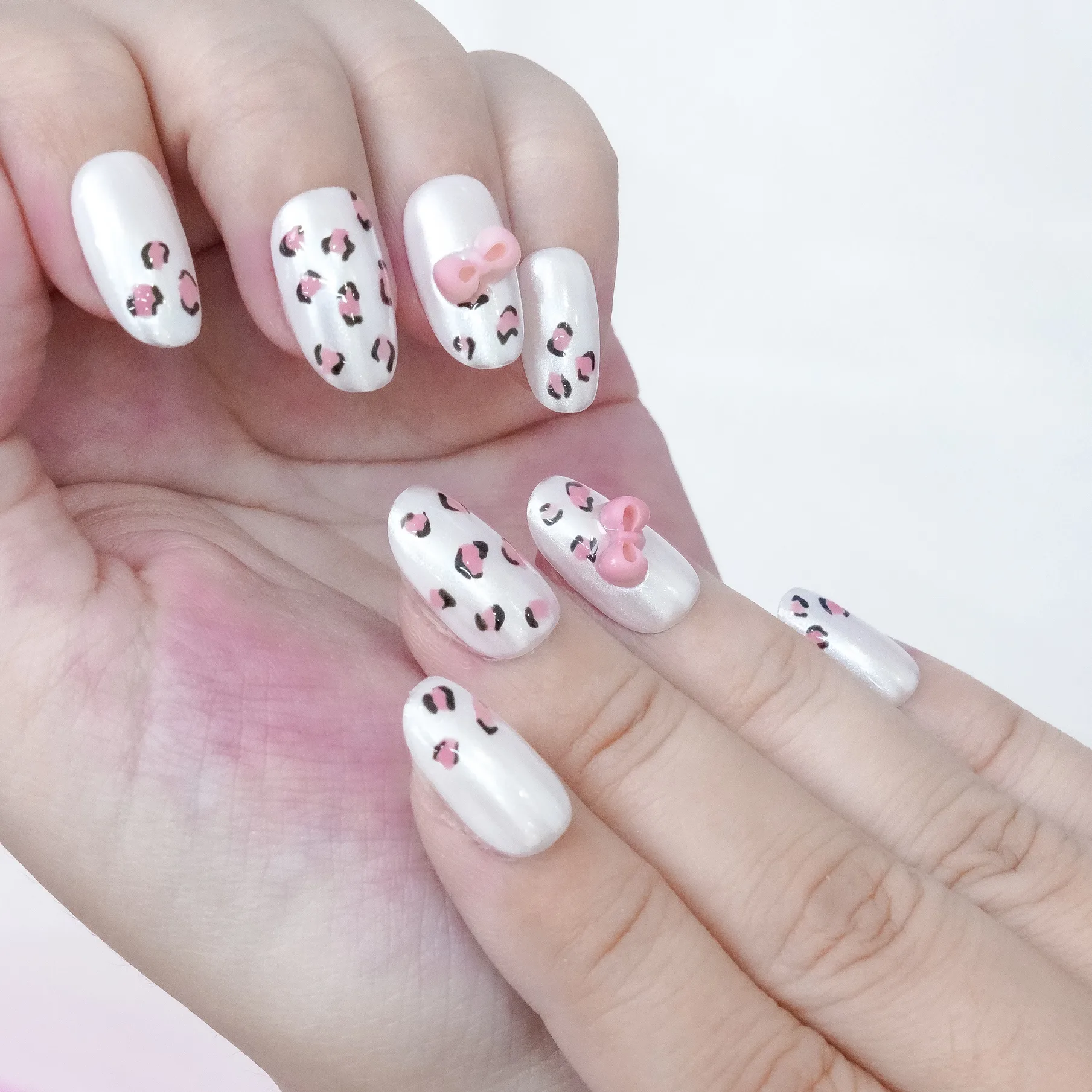[M232] Nailbox Hello Kitty da beo đắp gel tai nổi đính nơ (form tròn ngắn)