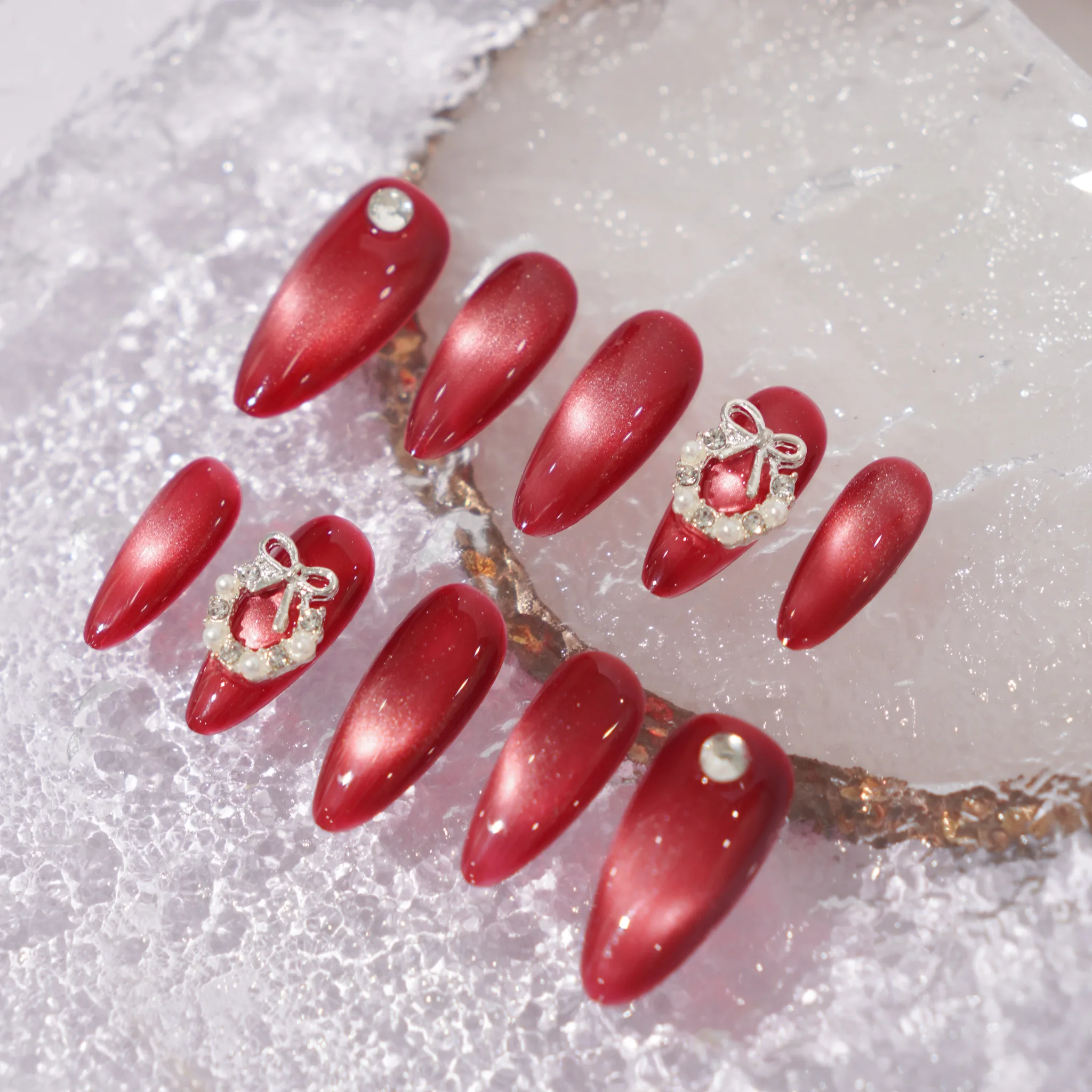 [M235] Nailbox mắt mèo đỏ đính charm nơ (BST Giáng Sinh)