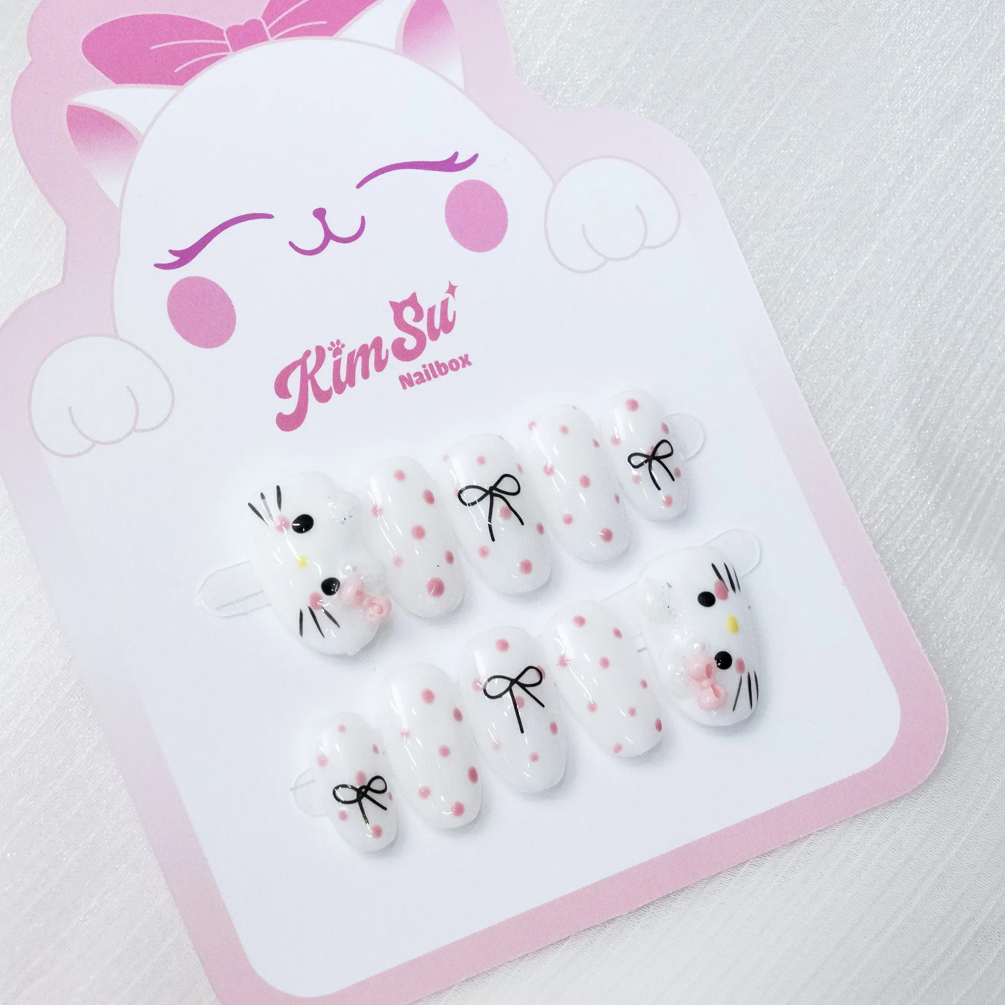 [M234] Nailbox Hello Kitty trắng gạo chấm bi đắp gel tai nổi (form tròn ngắn)