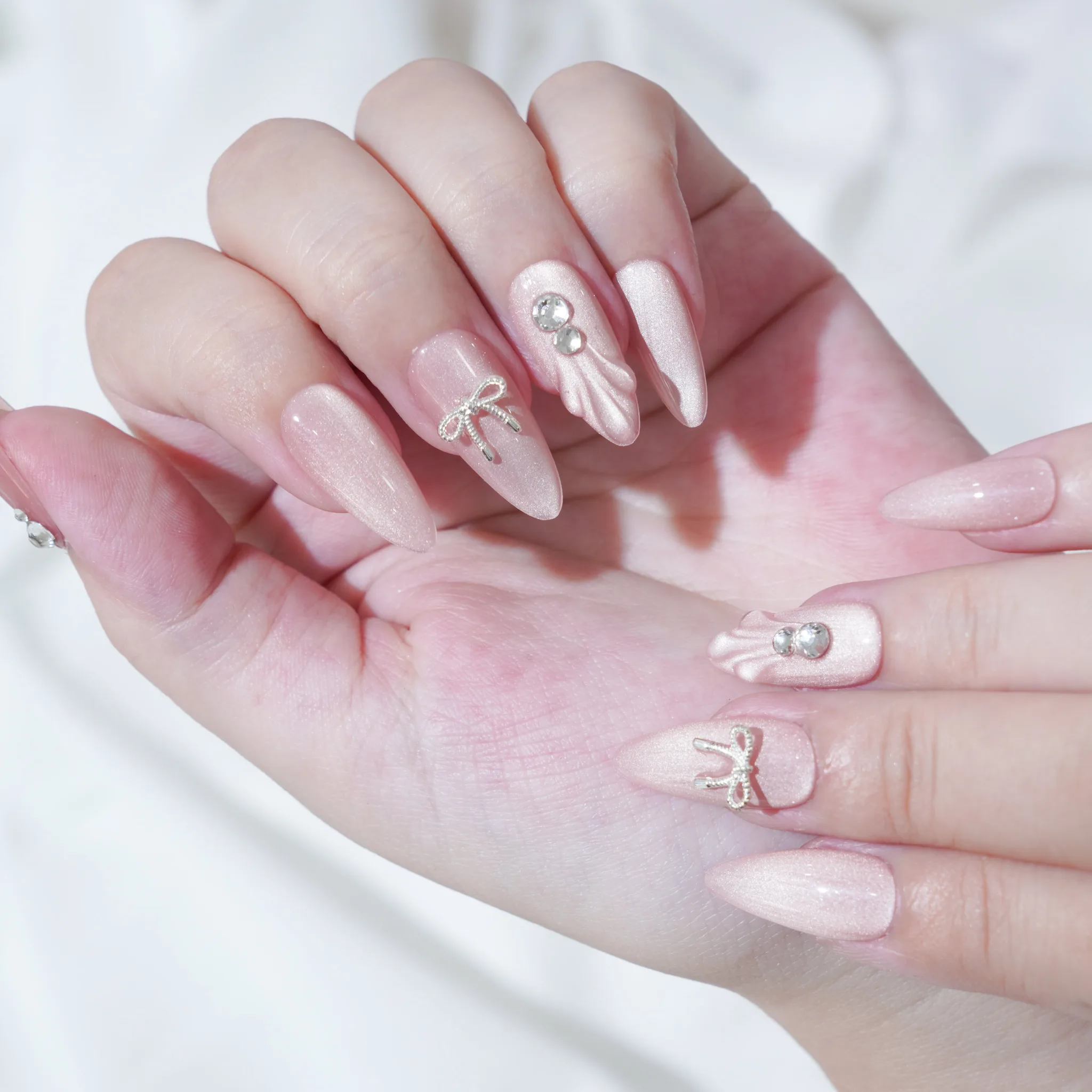 [M228] Nailbox thạch hồng mắt mèo vẽ nổi đính nơ, đá