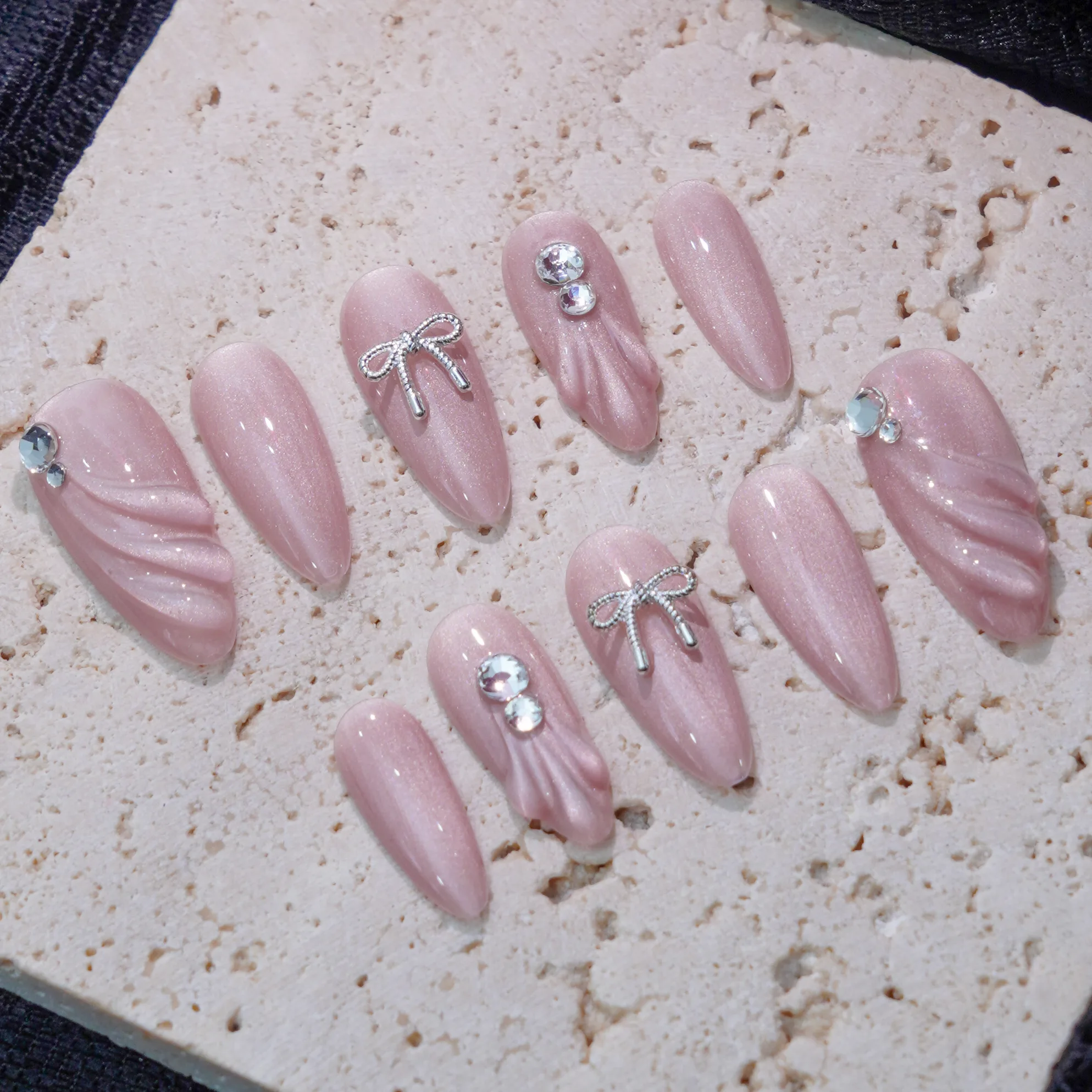 [M228] Nailbox thạch hồng mắt mèo vẽ nổi đính nơ, đá