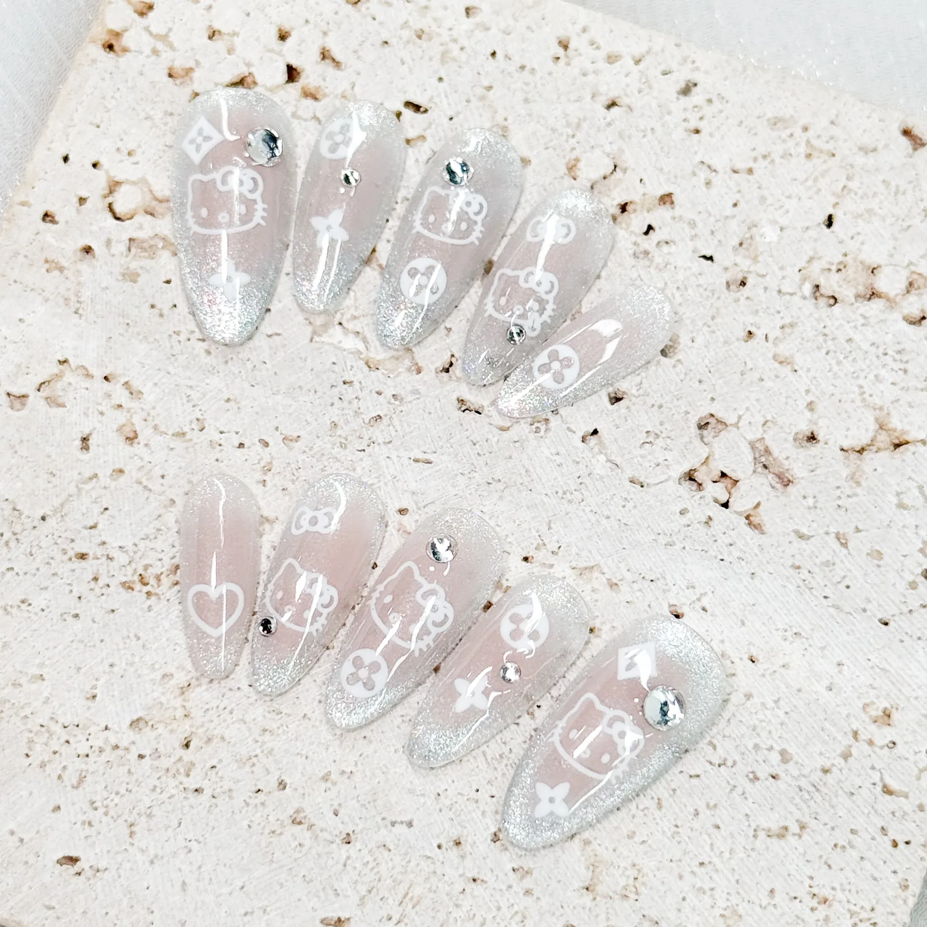 [M217] Nailbox Hello Kitty đính đá