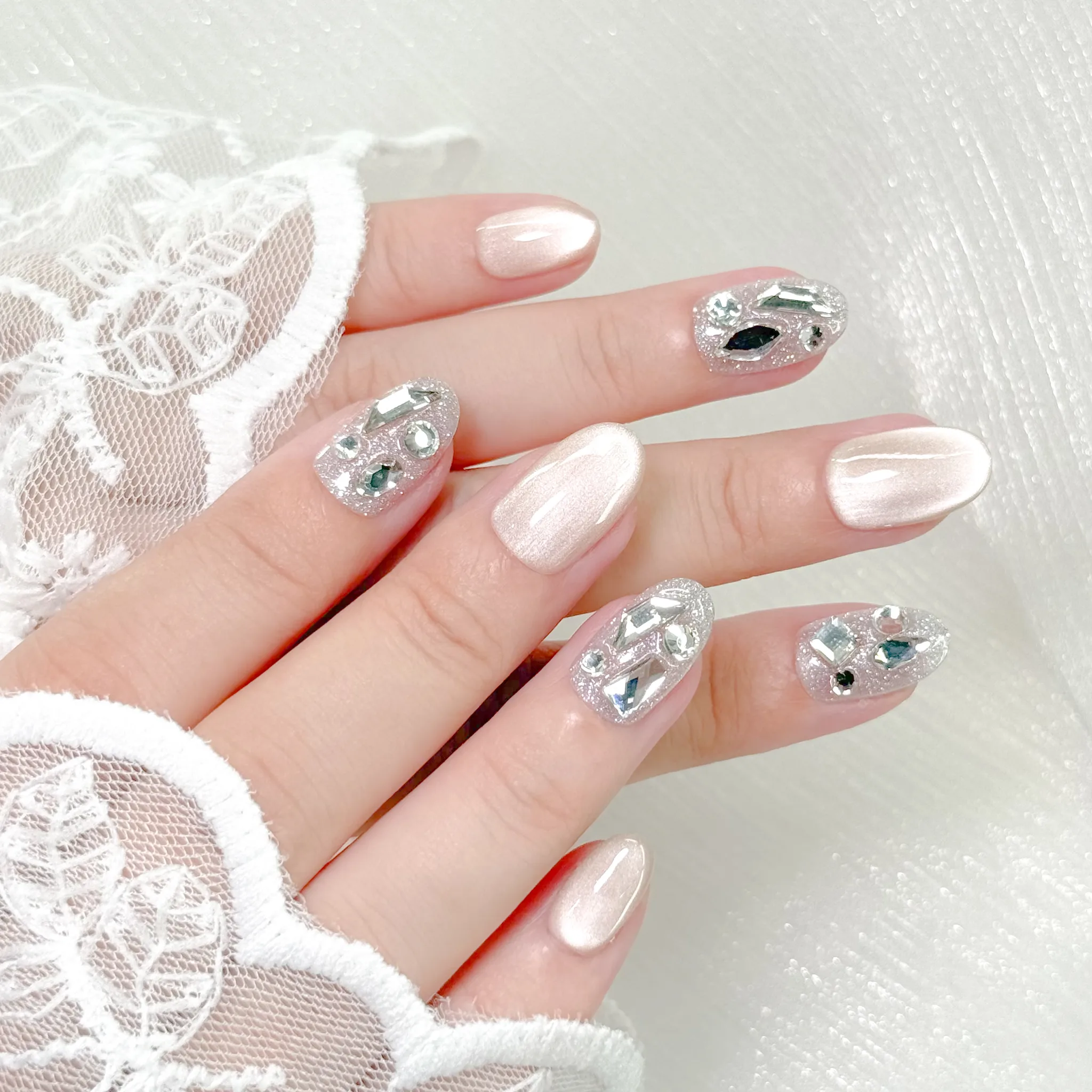 [M213] Nailbox thiết kế mắt mèo đính đá
