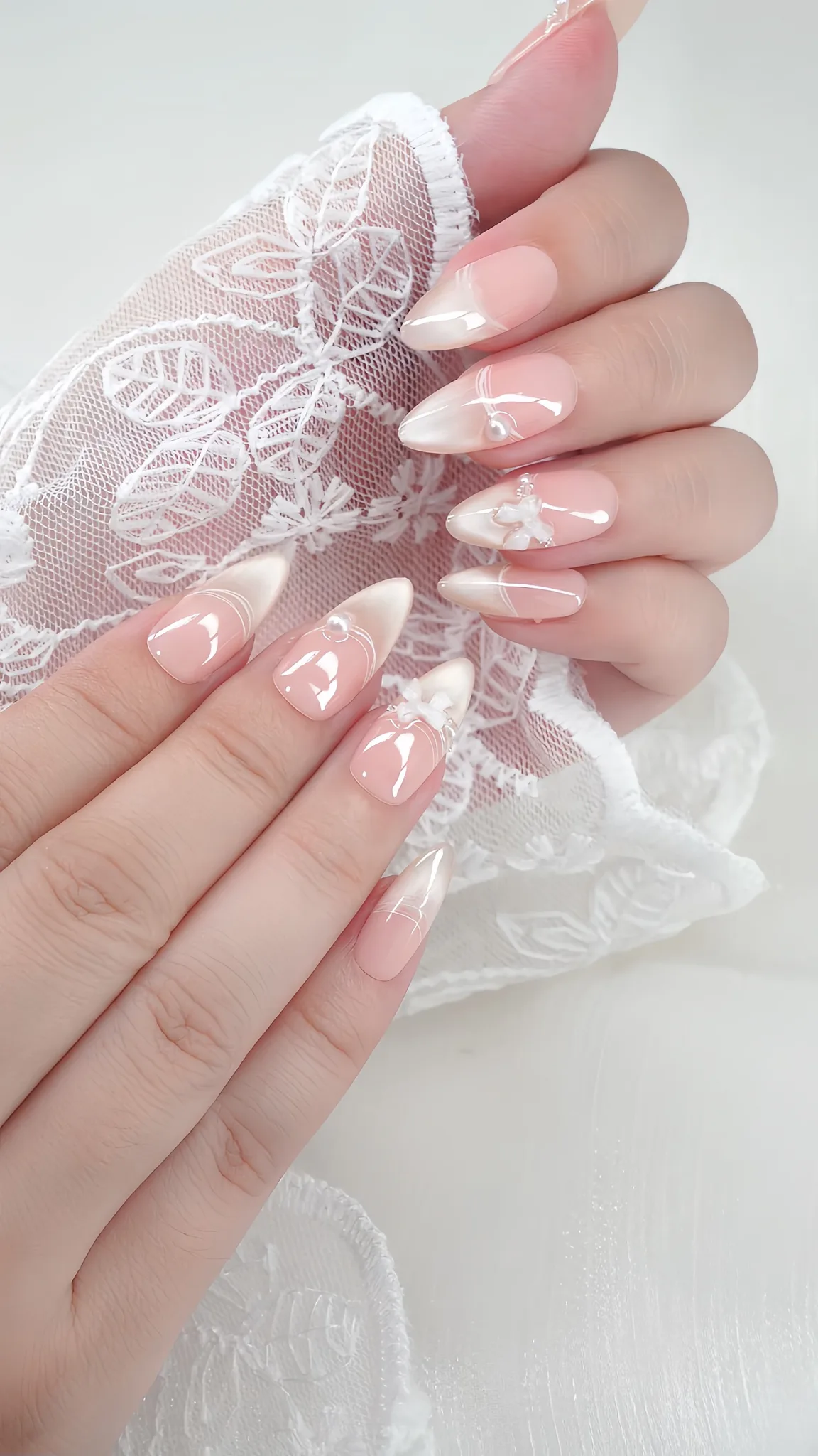 [M205] Nailbox thiết kế kỷ yếu mắt mèo ánh kim đính nơ