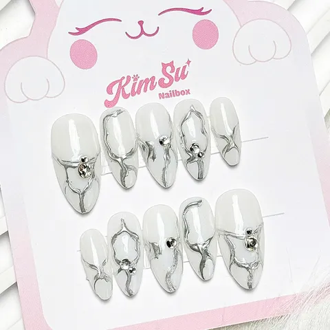[M185] Nailbox vân kẻ tráng gương bạc