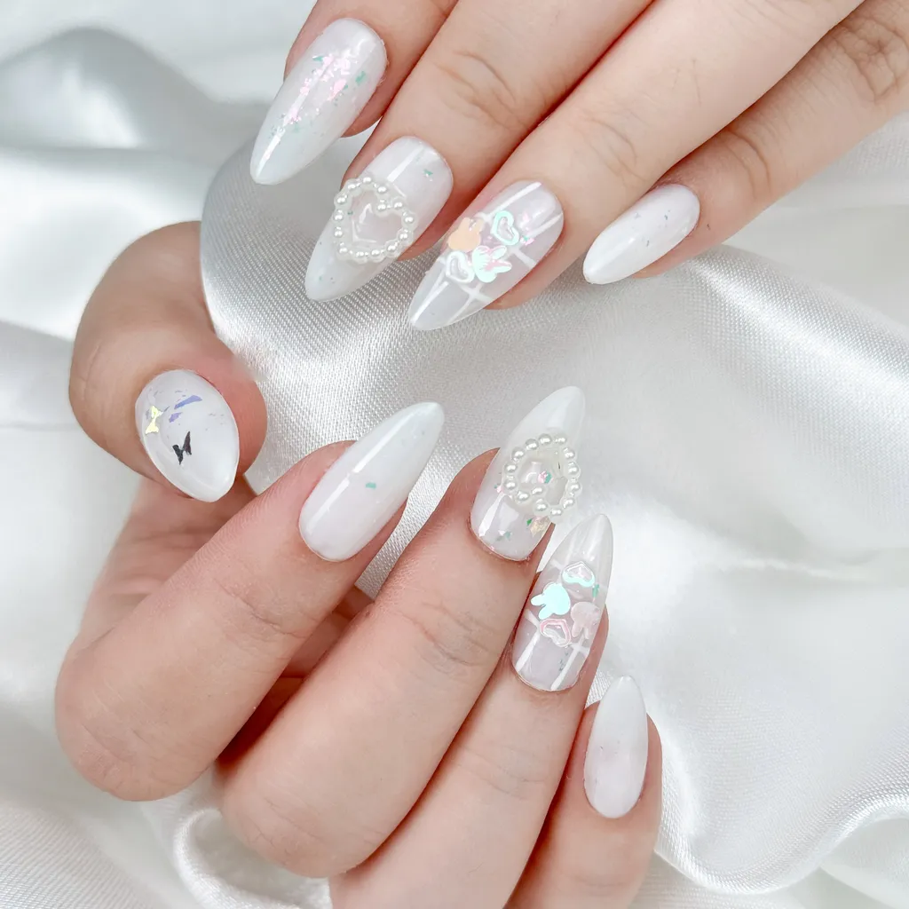[M145] Nailbox trắng gạo đính charm mini