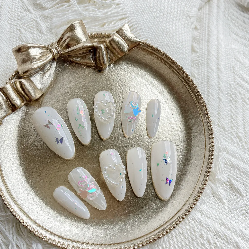 [M145] Nailbox trắng gạo đính charm mini