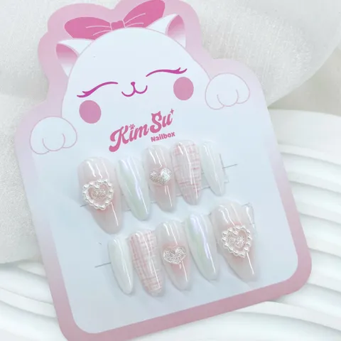 [M123] Nailbox hồng pastel trắng đính trái tim