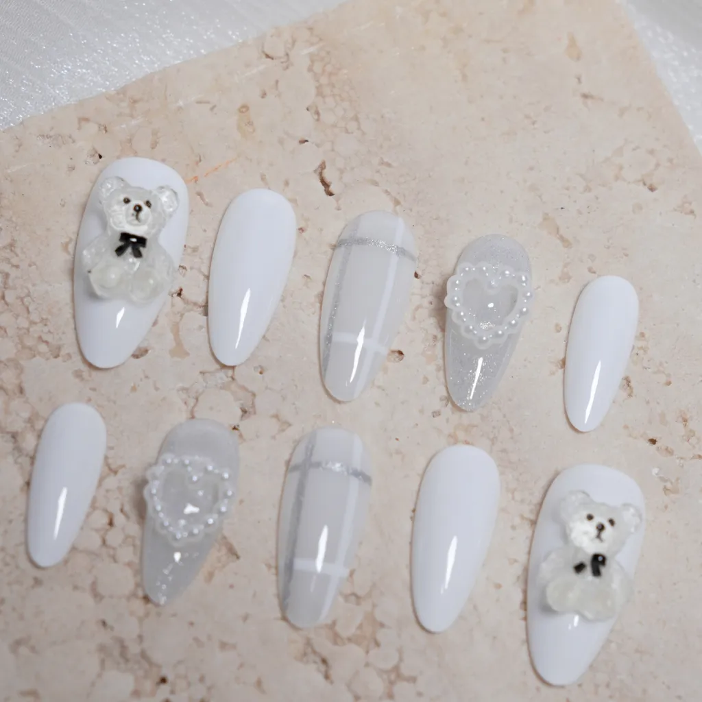 [M065] Nailbox gấu trắng thủy tinh