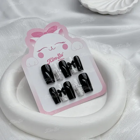 [M043] Nailbox đen trắng quý cô